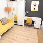 Golden Apartments/Bl8
