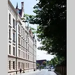 Golden Apartments/Bl8
