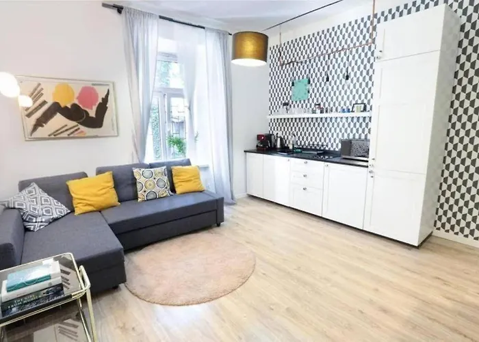 Golden Apartments/Bl8