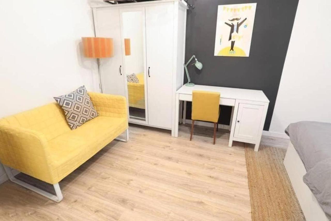 Golden Apartments/bl8 Apartment *