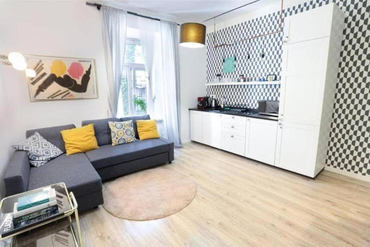 Golden Apartments/bl8 Apartment